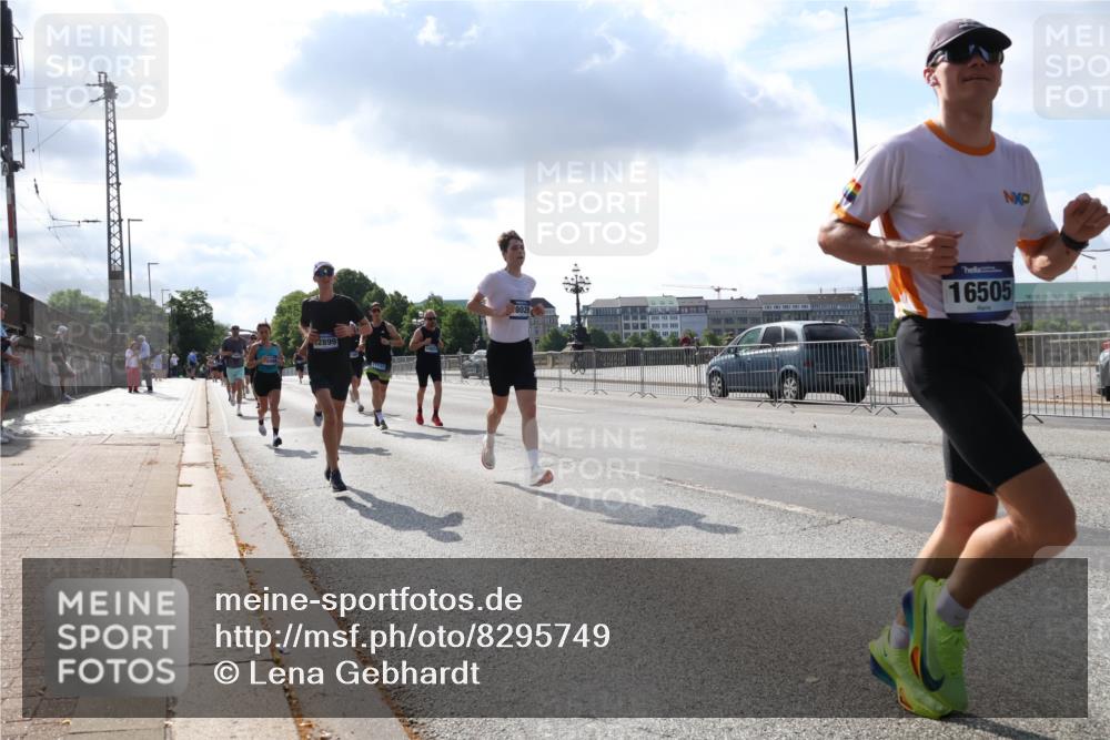 29.06.2025 - hella hamburg halbmarathon Lena Gebhardt http://msf.ph/oto/8295749 29.06.2025 09:46:42 Lombardsbrücke 2899, 802, 16505, 1053, 1344, 1411, 1577, 1889, 2243, 3843, 3955, 4477, 4944, 5048, 5152, 5193, 5660, 6683, 7080, 7466, 7534, 7622, 7628, 7845, 7867, 7901, 8312, 8323, 8784, 8864, 8956, 10298, 10477, 10865, 10927, 10929, 11230, 11304, 11661, 11898, 12447, 12899, 12987, 13199, 13252, 13493, 13494, 13617, 13729, 13961, 14276, 14310, 15391, 15902, 16065, 16140, 16243, 16811, 16931, 16957, 17213 meine-sportfotos.de