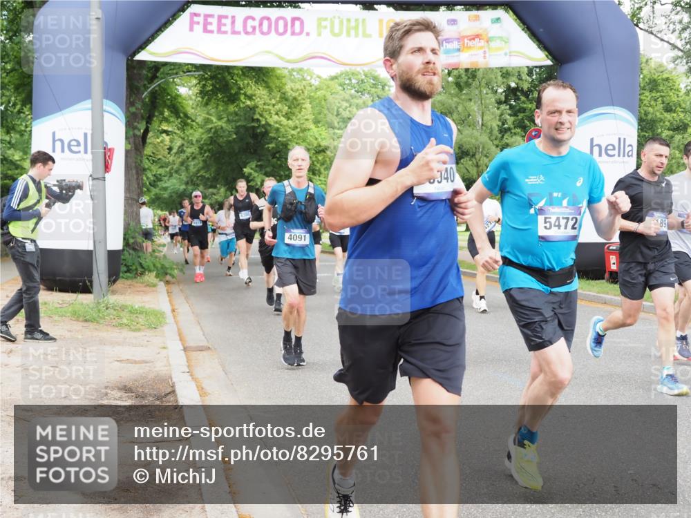 29.06.2025 - hella hamburg halbmarathon MichiJ http://msf.ph/oto/8295761 29.06.2025 10:34:11 Zwischen KM18-KM19 1012, 2189, 3304, 4091, 4237, 4949, 5472, 6290, 6460, 7961, 8023, 8269, 9232, 10792, 13940, 14034, 14911, 17190, 18346, 19128 meine-sportfotos.de