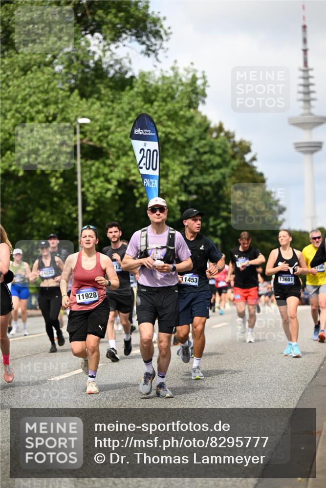 29.06.2025 - hella hamburg halbmarathon Dr. Thomas Lammeyer http://msf.ph/oto/8295777 29.06.2025 10:37:43 Kennedybrücke 1275, 1324, 1896, 1995, 2085, 2342, 2526, 2776, 3341, 3812, 3871, 4164, 4361, 4433, 4449, 4807, 5075, 5180, 5561, 5584, 5917, 6773, 6956, 6999, 7308, 7309, 7705, 8620, 8891, 9234, 9258, 9438, 9591, 9706, 9750, 9799, 9995, 10800, 11092, 11111, 11237, 11260 meine-sportfotos.de