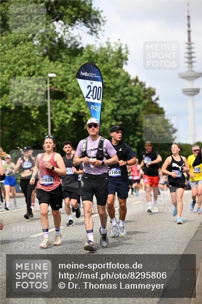 29.06.2025 - hella hamburg halbmarathon Dr. Thomas Lammeyer http://msf.ph/oto/8295806 29.06.2025 10:37:43 Kennedybrücke 1275, 1324, 1896, 1995, 2085, 2342, 2526, 2776, 3341, 3812, 3871, 4164, 4361, 4433, 4449, 4807, 5075, 5180, 5561, 5584, 5917, 6773, 6956, 6999, 7308, 7309, 7705, 8620, 8891, 9234, 9258, 9438, 9591, 9706, 9750, 9799, 9995, 10800, 11092, 11111, 11237, 11260 meine-sportfotos.de
