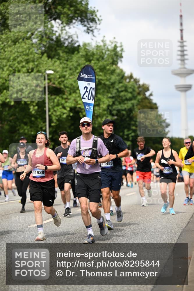 29.06.2025 - hella hamburg halbmarathon Dr. Thomas Lammeyer http://msf.ph/oto/8295844 29.06.2025 10:37:44 Kennedybrücke 1189, 1275, 1896, 1995, 2085, 2342, 2526, 2776, 3341, 3812, 4164, 4361, 4433, 4449, 4807, 5075, 5141, 5180, 5557, 5561, 5584, 5822, 5917, 6773, 6956, 6999, 7308, 7309, 7705, 8620, 8891, 9234, 9258, 9438, 9591, 9706, 9799, 9995, 10800, 11092, 11111, 11237, 11260 meine-sportfotos.de