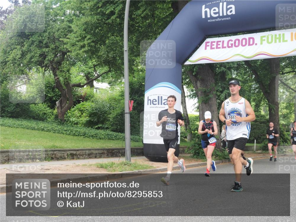 29.06.2025 - hella hamburg halbmarathon KatJ http://msf.ph/oto/8295853 29.06.2025 10:42:48 Zwischen KM18-KM19 3048, 3435, 8311, 8573, 8639 meine-sportfotos.de