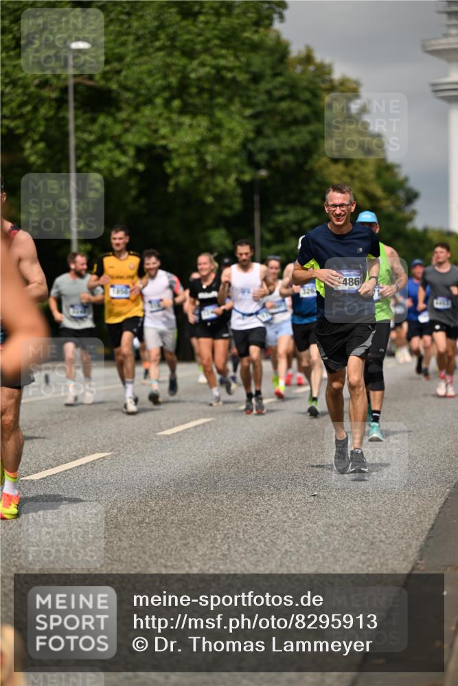29.06.2025 - hella hamburg halbmarathon Dr. Thomas Lammeyer http://msf.ph/oto/8295913 29.06.2025 10:16:14 Kennedybrücke 1249, 1610, 1785, 1850, 1851, 2963, 2964, 3182, 3248, 3262, 3746, 4453, 4499, 5150, 5166, 5176, 6822, 6871, 6966, 7907, 8206, 8207, 8971, 9119, 9253, 9405, 9428, 10685 meine-sportfotos.de
