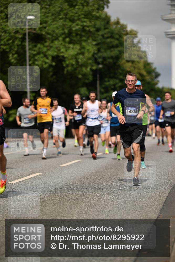 29.06.2025 - hella hamburg halbmarathon Dr. Thomas Lammeyer http://msf.ph/oto/8295922 29.06.2025 10:16:14 Kennedybrücke 1249, 1610, 1785, 1850, 1851, 2963, 2964, 3182, 3248, 3262, 3746, 4453, 4499, 5150, 5166, 5176, 6822, 6871, 6966, 7907, 8206, 8207, 8971, 9119, 9253, 9405, 9428, 10685 meine-sportfotos.de