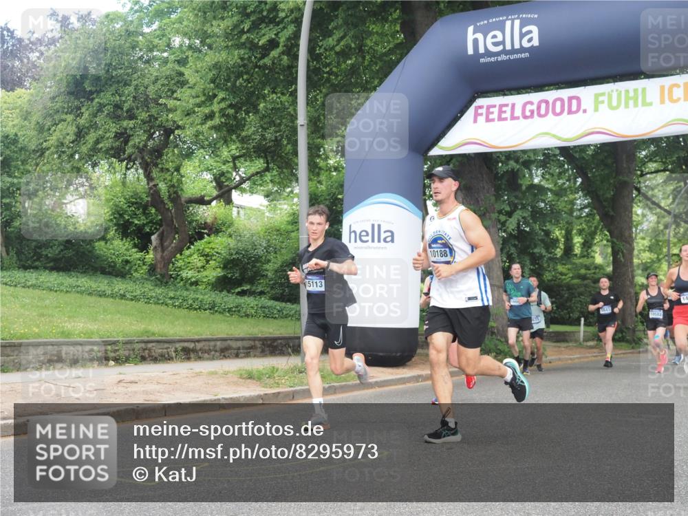 29.06.2025 - hella hamburg halbmarathon KatJ http://msf.ph/oto/8295973 29.06.2025 10:42:48 Zwischen KM18-KM19 3048, 3435, 8311, 8573, 8639 meine-sportfotos.de