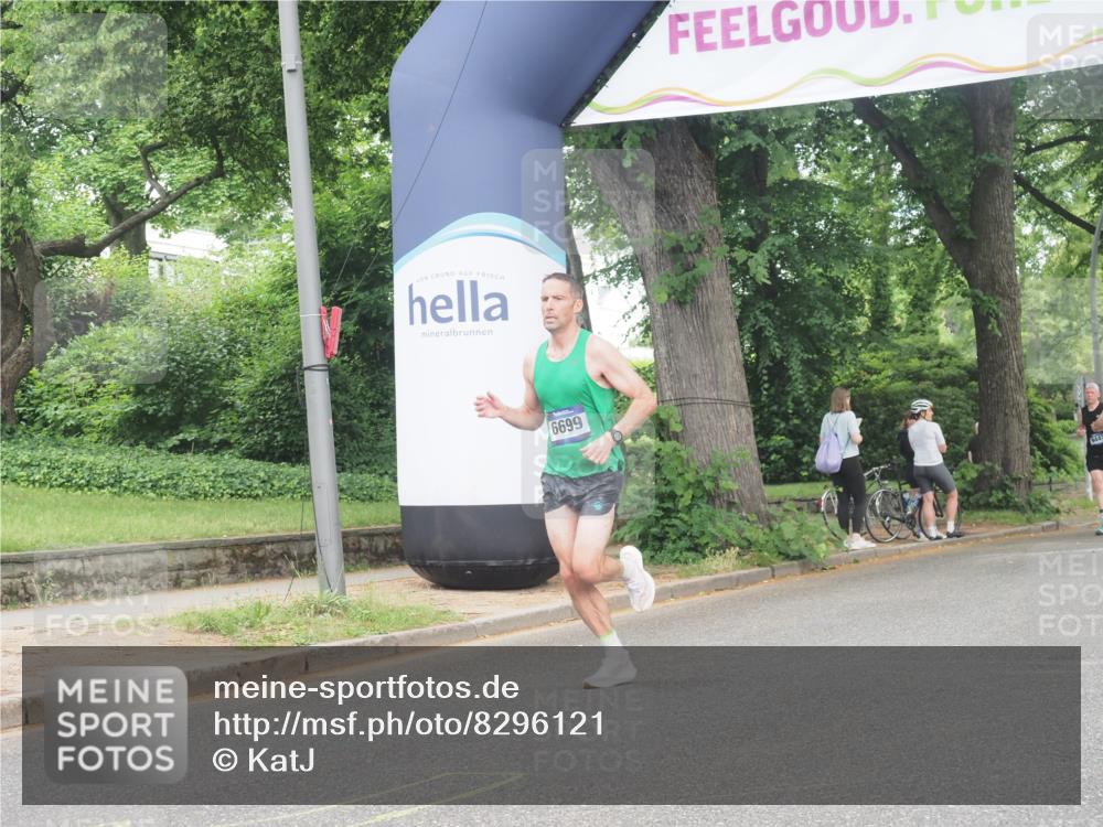 29.06.2025 - hella hamburg halbmarathon KatJ http://msf.ph/oto/8296121 29.06.2025 10:13:32 Zwischen KM18-KM19 6699 meine-sportfotos.de