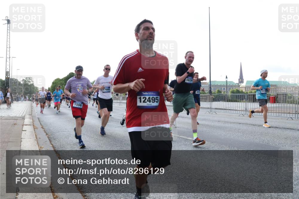 29.06.2025 - hella hamburg halbmarathon Lena Gebhardt http://msf.ph/oto/8296129 29.06.2025 09:59:13 Lombardsbrücke 1506, 17660, 12495, 16334, 1515, 1319, 1366, 1410, 1485, 1506, 1595, 1642, 1715, 1719, 1946, 1951, 1972, 2282, 2630, 2741, 2840, 2911, 3037, 3112, 3334, 3715, 3952, 4467, 4839, 5077, 5299, 5391, 5420, 5457, 5458, 5465, 5492, 5866, 6294, 6390, 6399, 6414, 6415, 6416, 6629, 6657, 7033, 7037, 7082, 7129, 7130, 7232, 7369, 7395, 7732, 7833, 7864, 8068, 8322, 8509, 8542, 8639, 8652, 8721, 8772, 8798, 8929, 9655, 9727, 9770, 9884, 9903, 9922, 10020, 10266, 10488 meine-sportfotos.de