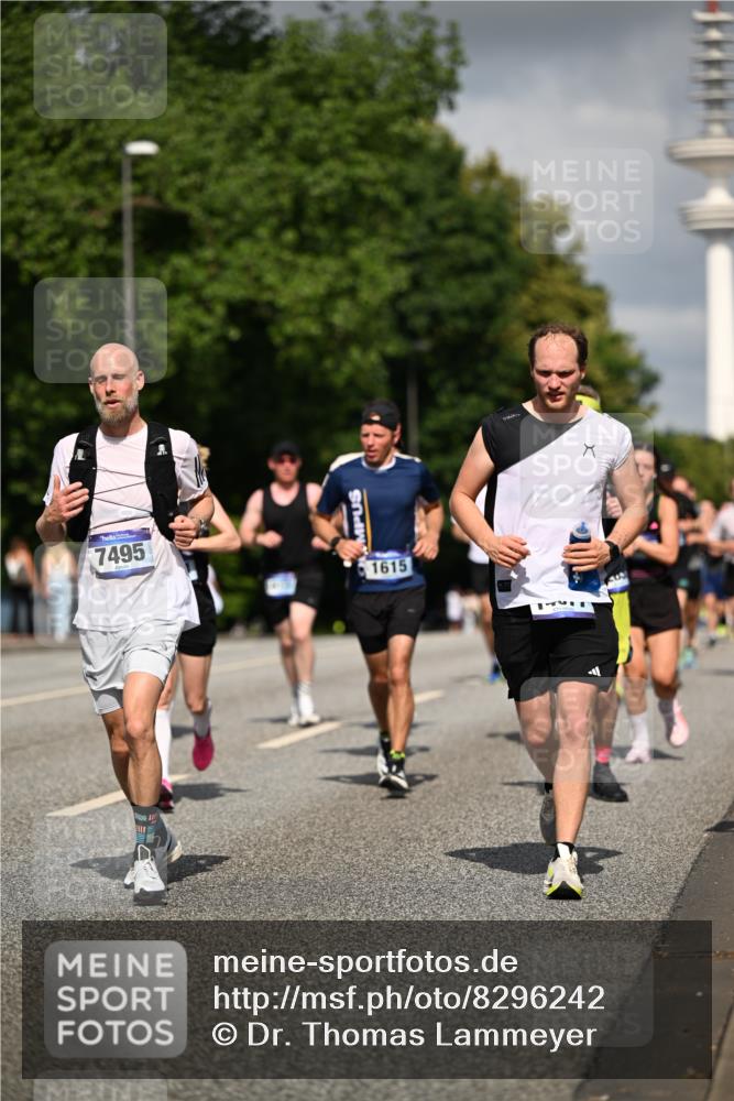 29.06.2025 - hella hamburg halbmarathon Dr. Thomas Lammeyer http://msf.ph/oto/8296242 29.06.2025 09:53:36 Kennedybrücke 1615, 1675, 1800, 1803, 1975, 2324, 2415, 2568, 2826, 2949, 3332, 3431, 3530, 4303, 4425, 4528, 5248, 5409, 5436, 5791, 5803, 6529, 6682, 7495, 7774, 7796, 8629, 8925, 9017, 9294, 9302, 9711, 9979, 10894 meine-sportfotos.de