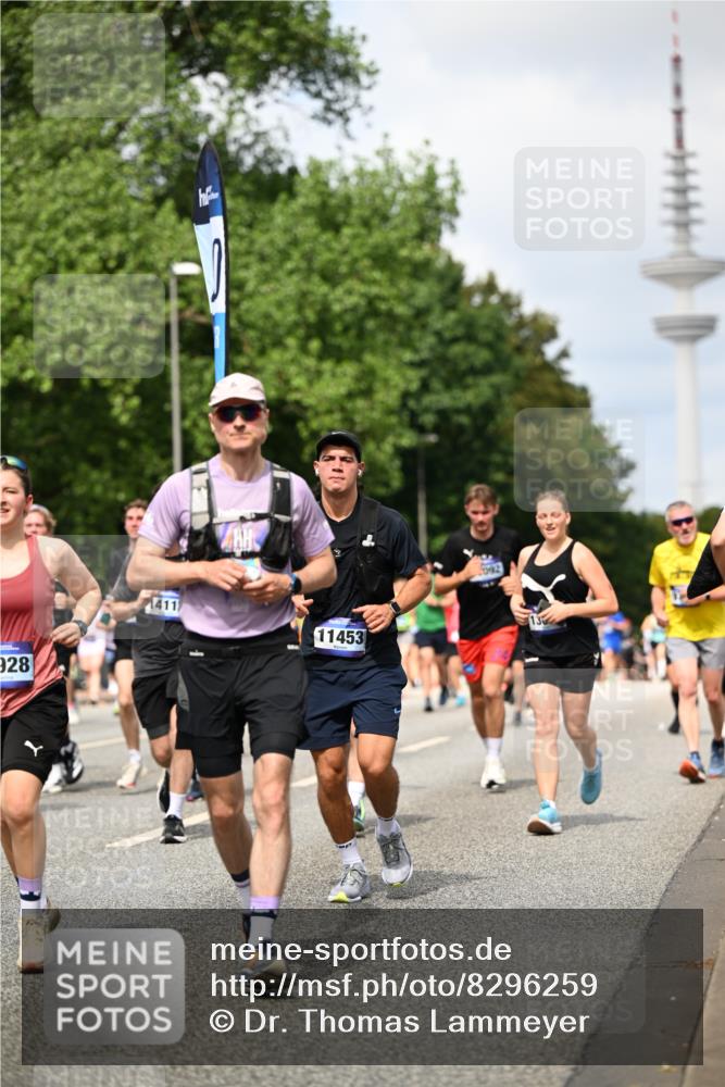 29.06.2025 - hella hamburg halbmarathon Dr. Thomas Lammeyer http://msf.ph/oto/8296259 29.06.2025 10:37:45 Kennedybrücke 1189, 1275, 1896, 1995, 2085, 2342, 2526, 2776, 3812, 4164, 4361, 4433, 4449, 4807, 5075, 5141, 5180, 5557, 5561, 5584, 5821, 5822, 6773, 6956, 6999, 7308, 7309, 7633, 7705, 8157, 8383, 8620, 8891, 9234, 9258, 9438, 9591, 9706, 9799, 9995, 10800, 11092, 11111, 11237, 11260 meine-sportfotos.de