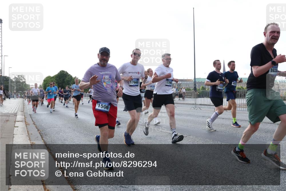 29.06.2025 - hella hamburg halbmarathon Lena Gebhardt http://msf.ph/oto/8296294 29.06.2025 09:59:14 Lombardsbrücke 7033, 1506, 17660, 549, 1719, 17993, 1026, 483, 1633, 1319, 1366, 1410, 1485, 1506, 1595, 1642, 1715, 1719, 1972, 2282, 2630, 2741, 2911, 3037, 3112, 3334, 3715, 3952, 4467, 4839, 5299, 5391, 5420, 5457, 5458, 5465, 5492, 5866, 6294, 6390, 6399, 6414, 6415, 6416, 6629, 6657, 7033, 7037, 7129, 7130, 7232, 7369, 7395, 7732, 7833, 7864, 8068, 8322, 8509, 8542, 8639, 8652, 8721, 8772, 8798, 8929, 9655, 9727, 9770, 9884, 9903, 9922, 10020, 10266, 10488 meine-sportfotos.de