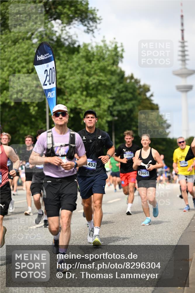 29.06.2025 - hella hamburg halbmarathon Dr. Thomas Lammeyer http://msf.ph/oto/8296304 29.06.2025 10:37:45 Kennedybrücke 1189, 1275, 1896, 1995, 2085, 2342, 2526, 2776, 3812, 4164, 4361, 4433, 4449, 4807, 5075, 5141, 5180, 5557, 5561, 5584, 5821, 5822, 6773, 6956, 6999, 7308, 7309, 7633, 7705, 8157, 8383, 8620, 8891, 9234, 9258, 9438, 9591, 9706, 9799, 9995, 10800, 11092, 11111, 11237, 11260 meine-sportfotos.de