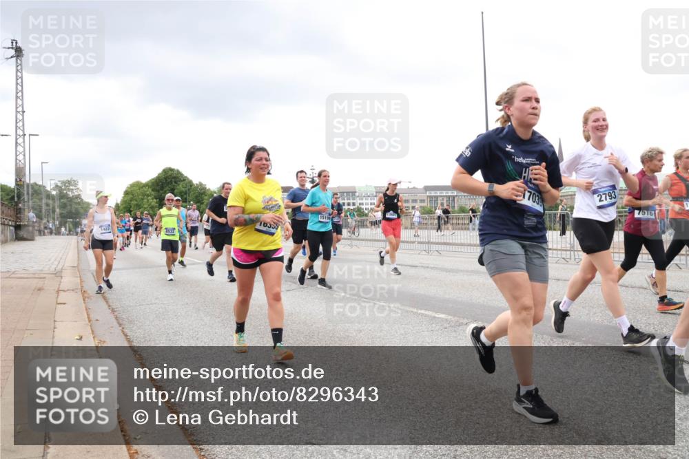 29.06.2025 - hella hamburg halbmarathon Lena Gebhardt http://msf.ph/oto/8296343 29.06.2025 10:56:07 Lombardsbrücke 14221, 8532, 10355, 15199, 2793, 7516, 1113, 1738, 1909, 2095, 2793, 2915, 3101, 3244, 3257, 3268, 4083, 4265, 4354, 4470, 4473, 4836, 4896, 5220, 5222, 5306, 5575, 5580, 5693, 5757, 5994, 6055, 6056, 6113, 6257, 6494, 6594, 6690, 6968, 7025, 7028, 7516, 7616, 7969, 8005, 8110, 8305, 8517, 8527, 8532, 8533, 8648, 8766, 9383, 9435, 9548, 9606, 9838, 9861, 9865, 9948, 9953, 9956, 10436, 10438, 10449, 10593, 10640, 10740, 10784, 10987, 11903, 11962, 11963, 12695 meine-sportfotos.de