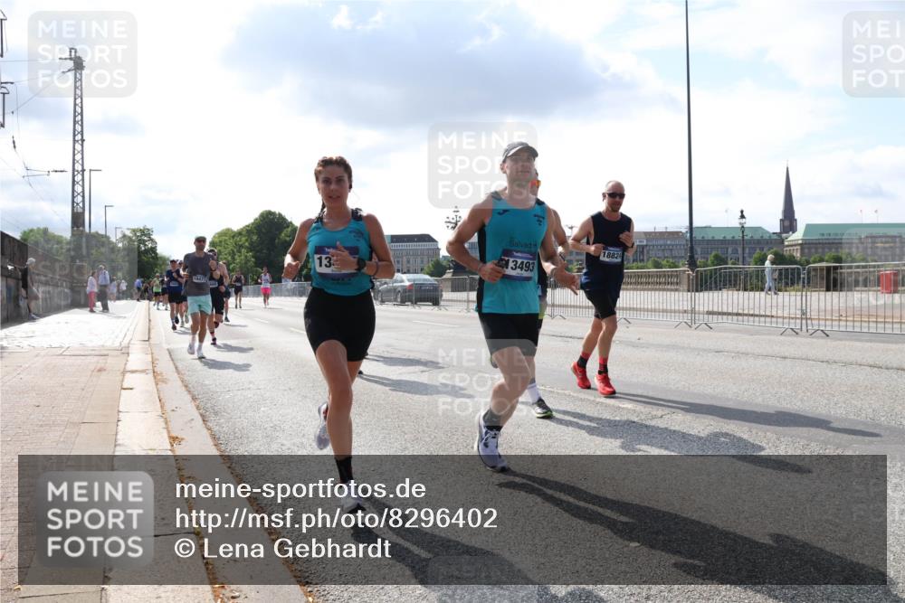 29.06.2025 - hella hamburg halbmarathon Lena Gebhardt http://msf.ph/oto/8296402 29.06.2025 09:46:45 Lombardsbrücke 10477, 13, 3493, 18824, 1053, 1344, 1411, 1577, 1889, 2243, 3955, 4477, 4944, 5048, 5152, 5193, 5660, 6683, 7080, 7466, 7534, 7622, 7628, 7867, 7901, 8312, 8323, 8784, 8864, 10298, 10477, 10865, 10927, 10929, 11230, 11304, 11661, 11898, 12447, 12899, 12987, 13199, 13252, 13493, 13494, 13617, 13729, 13961, 14069, 14276, 14310, 14385, 15902, 16065, 16140, 16243, 16811, 16931, 16957, 17213 meine-sportfotos.de