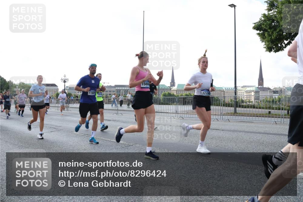 29.06.2025 - hella hamburg halbmarathon Lena Gebhardt http://msf.ph/oto/8296424 29.06.2025 09:59:15 Lombardsbrücke 703, 11689, 1818, 15884, 17198, 1319, 1366, 1410, 1485, 1506, 1595, 1642, 1715, 1719, 1972, 2282, 2630, 2741, 2911, 3037, 3112, 3334, 3715, 4467, 4839, 5299, 5391, 5420, 5457, 5458, 5465, 5492, 5866, 6294, 6390, 6399, 6414, 6415, 6416, 6629, 7033, 7037, 7129, 7130, 7232, 7369, 7395, 7732, 7833, 7864, 8068, 8322, 8509, 8542, 8639, 8652, 8721, 8772, 8798, 8929, 9655, 9727, 9770, 9884, 9903, 9922, 10020, 10266, 10488 meine-sportfotos.de