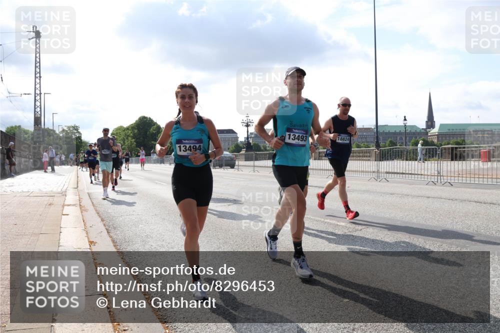 29.06.2025 - hella hamburg halbmarathon Lena Gebhardt http://msf.ph/oto/8296453 29.06.2025 09:46:45 Lombardsbrücke 10477, 13494, 13493, 18824, 1053, 1344, 1411, 1577, 1889, 2243, 3955, 4477, 4944, 5048, 5152, 5193, 5660, 6683, 7080, 7466, 7534, 7622, 7628, 7867, 7901, 8312, 8323, 8784, 8864, 10298, 10477, 10865, 10927, 10929, 11230, 11304, 11661, 11898, 12447, 12899, 12987, 13199, 13252, 13493, 13494, 13617, 13729, 13961, 14069, 14276, 14310, 14385, 15902, 16065, 16140, 16243, 16811, 16931, 16957, 17213 meine-sportfotos.de