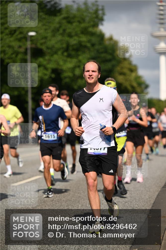 29.06.2025 - hella hamburg halbmarathon Dr. Thomas Lammeyer http://msf.ph/oto/8296462 29.06.2025 09:53:37 Kennedybrücke 1615, 1675, 1800, 1803, 1975, 2324, 2415, 2568, 2826, 2949, 3332, 3431, 3530, 4303, 4425, 4528, 5248, 5409, 5436, 5791, 5803, 6529, 6682, 7495, 7774, 7796, 8629, 8925, 9017, 9294, 9302, 9711, 9979, 10894 meine-sportfotos.de