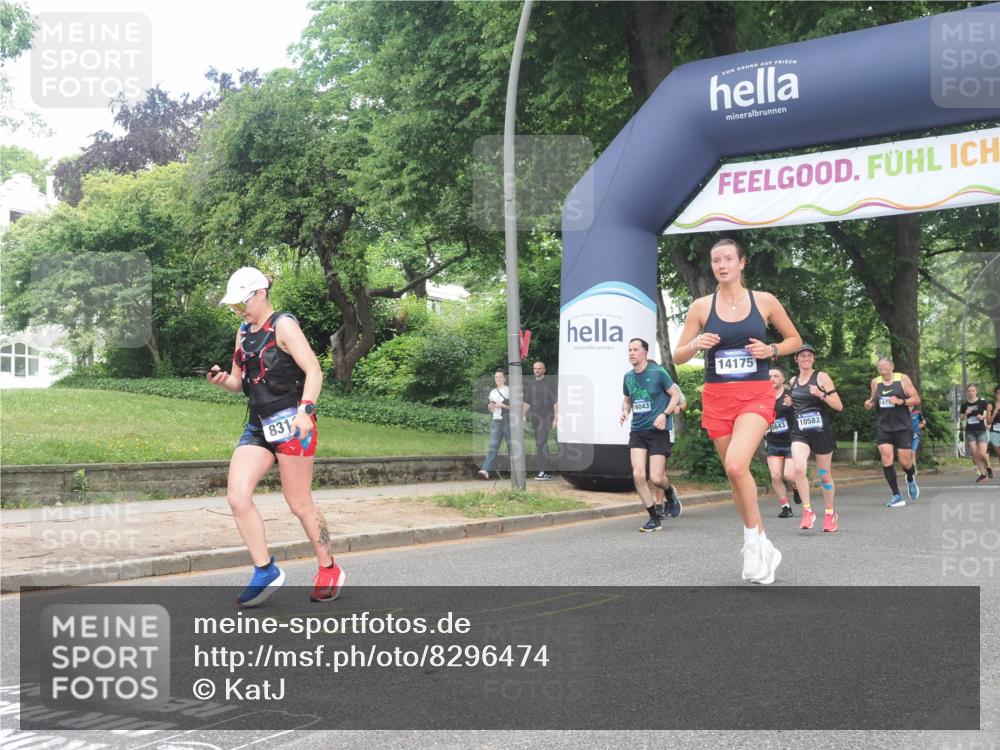 29.06.2025 - hella hamburg halbmarathon KatJ http://msf.ph/oto/8296474 29.06.2025 10:42:50 Zwischen KM18-KM19 3435, 5643, 8311, 8639 meine-sportfotos.de