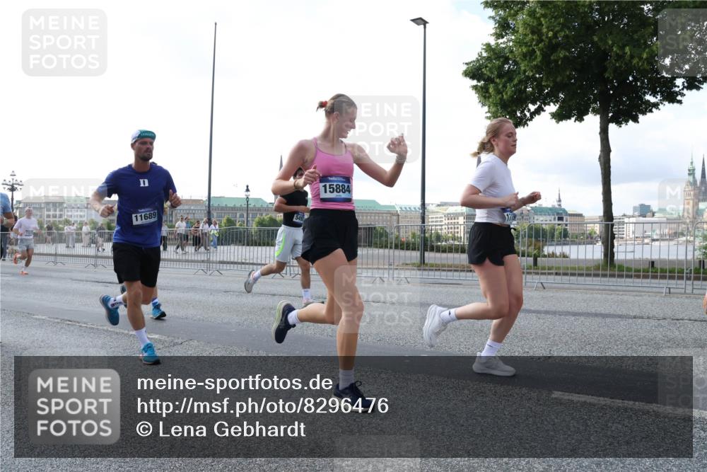 29.06.2025 - hella hamburg halbmarathon Lena Gebhardt http://msf.ph/oto/8296476 29.06.2025 09:59:15 Lombardsbrücke 15884, 11689, 1319, 1366, 1410, 1485, 1506, 1595, 1642, 1715, 1719, 1972, 2282, 2630, 2741, 2911, 3037, 3112, 3334, 3715, 4467, 4839, 5299, 5391, 5420, 5457, 5458, 5465, 5492, 5866, 6294, 6390, 6399, 6414, 6415, 6416, 6629, 7033, 7037, 7129, 7130, 7232, 7369, 7395, 7732, 7833, 7864, 8068, 8322, 8509, 8542, 8639, 8652, 8721, 8772, 8798, 8929, 9655, 9727, 9770, 9884, 9903, 9922, 10020, 10266, 10488 meine-sportfotos.de