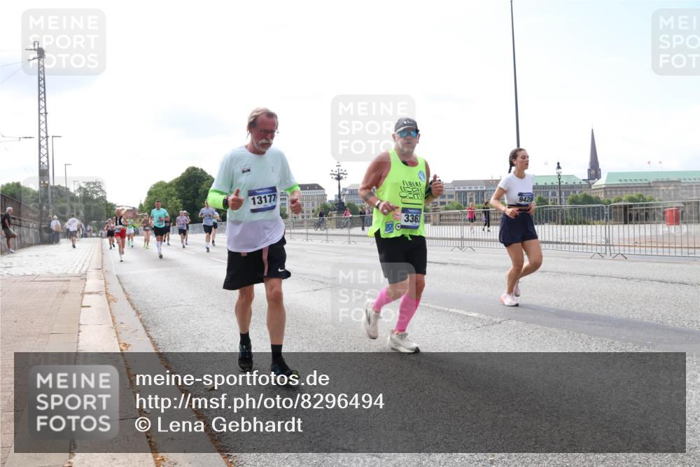 29.06.2025 - hella hamburg halbmarathon Lena Gebhardt http://msf.ph/oto/8296494 29.06.2025 10:12:00 Lombardsbrücke 1062, 1328, 1531, 1790, 1866, 1992, 2661, 3363, 3746, 4227, 5379, 5605, 7474, 7571, 8115, 8807, 8810, 9191, 9253, 9428, 9705, 10042, 10409, 10428, 11321, 11507, 11509, 11525, 11537, 11581, 11917, 12473, 13171, 13177, 13203, 13542, 13939, 13958, 14008, 14060, 14196, 14313, 14384, 15137, 15945, 16379, 16976, 17080, 17638, 17774, 17866, 18261, 18278, 18395, 18429, 18655 meine-sportfotos.de