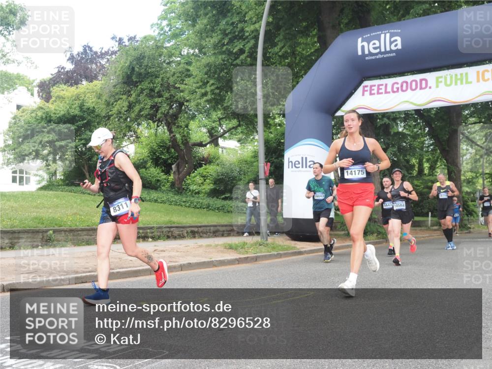 29.06.2025 - hella hamburg halbmarathon KatJ http://msf.ph/oto/8296528 29.06.2025 10:42:50 Zwischen KM18-KM19 3435, 5643, 8311, 8639 meine-sportfotos.de