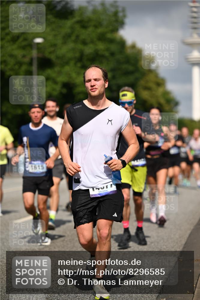 29.06.2025 - hella hamburg halbmarathon Dr. Thomas Lammeyer http://msf.ph/oto/8296585 29.06.2025 09:53:37 Kennedybrücke 1615, 1675, 1800, 1803, 1975, 2324, 2415, 2568, 2826, 2949, 3332, 3431, 3530, 4303, 4425, 4528, 5248, 5409, 5436, 5791, 5803, 6529, 6682, 7495, 7774, 7796, 8629, 8925, 9017, 9294, 9302, 9711, 9979, 10894 meine-sportfotos.de