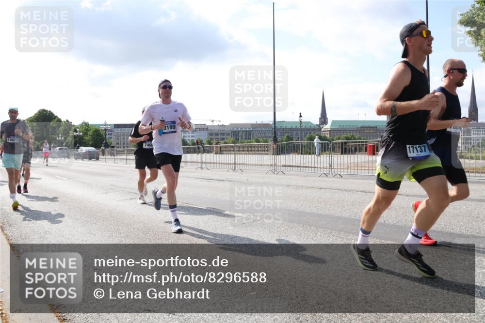29.06.2025 - hella hamburg halbmarathon Lena Gebhardt http://msf.ph/oto/8296588 29.06.2025 09:46:46 Lombardsbrücke 10477, 7466, 3199, 17137, 1053, 1344, 1396, 1411, 1577, 1889, 2243, 3005, 3955, 4477, 4944, 5048, 5152, 5193, 5660, 6683, 7080, 7466, 7534, 7622, 7628, 7867, 7901, 8312, 8323, 8784, 8864, 10298, 10477, 10865, 10927, 10929, 11230, 11304, 11661, 11898, 12447, 12899, 12987, 13199, 13252, 13493, 13494, 13617, 13729, 13961, 14069, 14276, 14310, 14385, 15902, 16065, 16140, 16243, 16811, 16931, 16957, 17213 meine-sportfotos.de