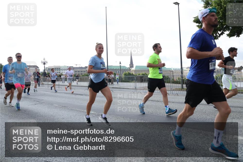 29.06.2025 - hella hamburg halbmarathon Lena Gebhardt http://msf.ph/oto/8296605 29.06.2025 09:59:16 Lombardsbrücke 11068, 1319, 1366, 1410, 1485, 1506, 1595, 1642, 1715, 1719, 1972, 2282, 2630, 2741, 2911, 3037, 3112, 3334, 3715, 4467, 4839, 5299, 5391, 5420, 5457, 5458, 5465, 5492, 5866, 6294, 6390, 6399, 6414, 6415, 6416, 6629, 7033, 7037, 7129, 7130, 7232, 7395, 7732, 7833, 7864, 8068, 8322, 8509, 8542, 8652, 8721, 8772, 8798, 8929, 9655, 9727, 9770, 9884, 9903, 9922, 10020, 10266, 10488 meine-sportfotos.de