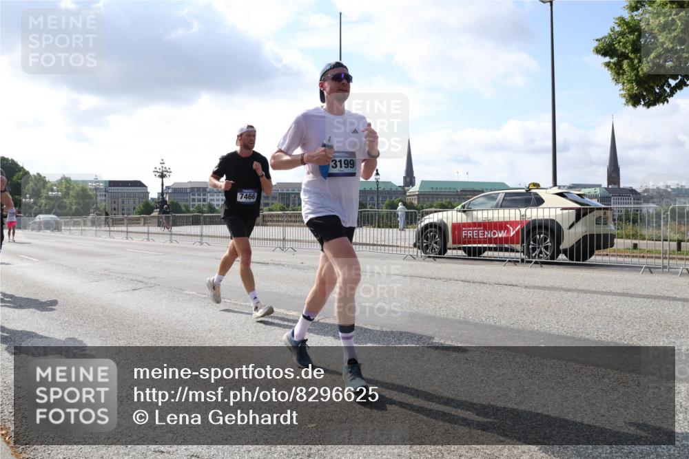 29.06.2025 - hella hamburg halbmarathon Lena Gebhardt http://msf.ph/oto/8296625 29.06.2025 09:46:46 Lombardsbrücke 7466, 3199, 1053, 1344, 1396, 1411, 1577, 1889, 2243, 3005, 3955, 4477, 4944, 5048, 5152, 5193, 5660, 6683, 7080, 7466, 7534, 7622, 7628, 7867, 7901, 8312, 8323, 8784, 8864, 10298, 10477, 10865, 10927, 10929, 11230, 11304, 11661, 11898, 12447, 12899, 12987, 13199, 13252, 13493, 13494, 13617, 13729, 13961, 14069, 14276, 14310, 14385, 15902, 16065, 16140, 16243, 16811, 16931, 16957, 17213 meine-sportfotos.de