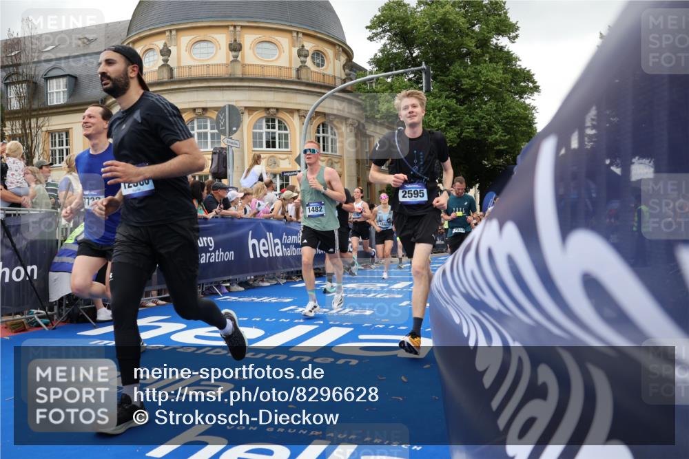 29.06.2025 - hella hamburg halbmarathon Strokosch-Dieckow http://msf.ph/oto/8296628 29.06.2025 10:52:09 Ziel 1482, 2397, 2595, 4419, 4837, 5032, 5087, 5093, 5378, 5482, 6897, 7732, 9074, 9082, 12135, 12580, 13726, 14248, 14300, 15275, 15506, 15829, 16003, 16179, 16320, 16591, 16666, 17033, 17130, 18475, 18801 meine-sportfotos.de