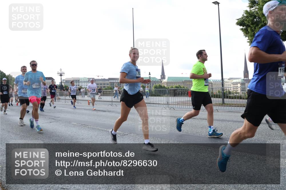 29.06.2025 - hella hamburg halbmarathon Lena Gebhardt http://msf.ph/oto/8296630 29.06.2025 09:59:16 Lombardsbrücke 1585, 11068, 8509, 7130, 1818, 116, 1319, 1366, 1410, 1485, 1506, 1595, 1642, 1715, 1719, 1972, 2282, 2630, 2741, 2911, 3037, 3112, 3334, 3715, 4467, 4839, 5299, 5391, 5420, 5457, 5458, 5465, 5492, 5866, 6294, 6390, 6399, 6414, 6415, 6416, 6629, 7033, 7037, 7129, 7130, 7232, 7395, 7732, 7833, 7864, 8068, 8322, 8509, 8542, 8652, 8721, 8772, 8798, 8929, 9655, 9727, 9770, 9884, 9903, 9922, 10020, 10266, 10488 meine-sportfotos.de
