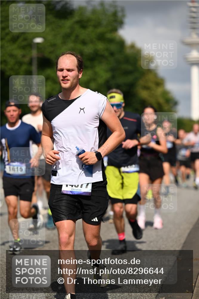 29.06.2025 - hella hamburg halbmarathon Dr. Thomas Lammeyer http://msf.ph/oto/8296644 29.06.2025 09:53:37 Kennedybrücke 1615, 1675, 1800, 1803, 1975, 2324, 2415, 2568, 2826, 2949, 3332, 3431, 3530, 4303, 4425, 4528, 5248, 5409, 5436, 5791, 5803, 6529, 6682, 7495, 7774, 7796, 8629, 8925, 9017, 9294, 9302, 9711, 9979, 10894 meine-sportfotos.de