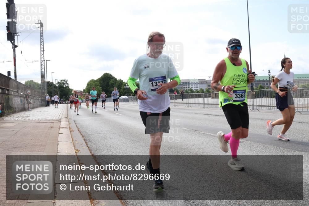 29.06.2025 - hella hamburg halbmarathon Lena Gebhardt http://msf.ph/oto/8296669 29.06.2025 10:12:00 Lombardsbrücke 1062, 1328, 1531, 1790, 1866, 1992, 2661, 3363, 3746, 4227, 5379, 5605, 7474, 7571, 8115, 8807, 8810, 9191, 9253, 9428, 9705, 10042, 10409, 10428, 11321, 11507, 11509, 11525, 11537, 11581, 11917, 12473, 13171, 13177, 13203, 13542, 13939, 13958, 14008, 14060, 14196, 14313, 14384, 15137, 15945, 16379, 16976, 17080, 17638, 17774, 17866, 18261, 18278, 18395, 18429, 18655 meine-sportfotos.de
