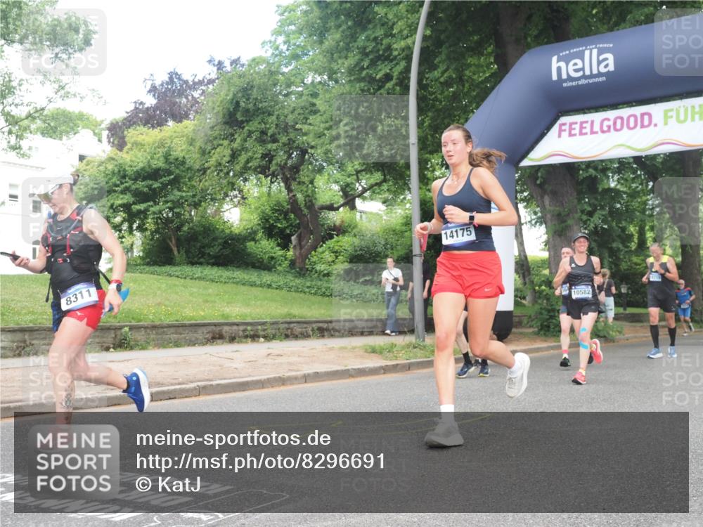 29.06.2025 - hella hamburg halbmarathon KatJ http://msf.ph/oto/8296691 29.06.2025 10:42:50 Zwischen KM18-KM19 3435, 5643, 8311, 8639 meine-sportfotos.de