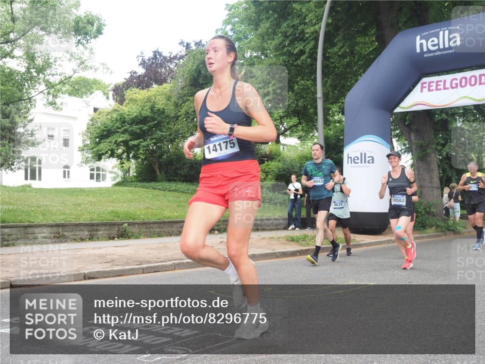 29.06.2025 - hella hamburg halbmarathon KatJ http://msf.ph/oto/8296775 29.06.2025 10:42:51 Zwischen KM18-KM19 3435, 5643, 8311, 8639 meine-sportfotos.de