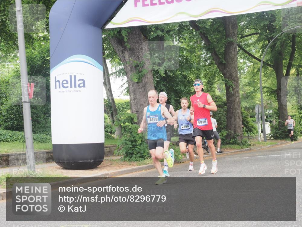 29.06.2025 - hella hamburg halbmarathon KatJ http://msf.ph/oto/8296779 29.06.2025 10:13:35 Zwischen KM18-KM19 2459, 6699, 6816 meine-sportfotos.de