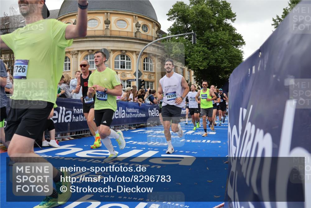 29.06.2025 - hella hamburg halbmarathon Strokosch-Dieckow http://msf.ph/oto/8296783 29.06.2025 10:52:12 Ziel 1482, 2397, 2595, 4419, 4587, 4837, 5032, 5087, 5093, 5378, 5482, 6164, 6897, 7732, 7896, 9074, 9082, 12135, 12580, 13707, 13726, 14248, 14300, 15275, 15446, 15829, 16003, 16320, 16591, 16666, 17033, 17130, 17773, 18475, 18801 meine-sportfotos.de