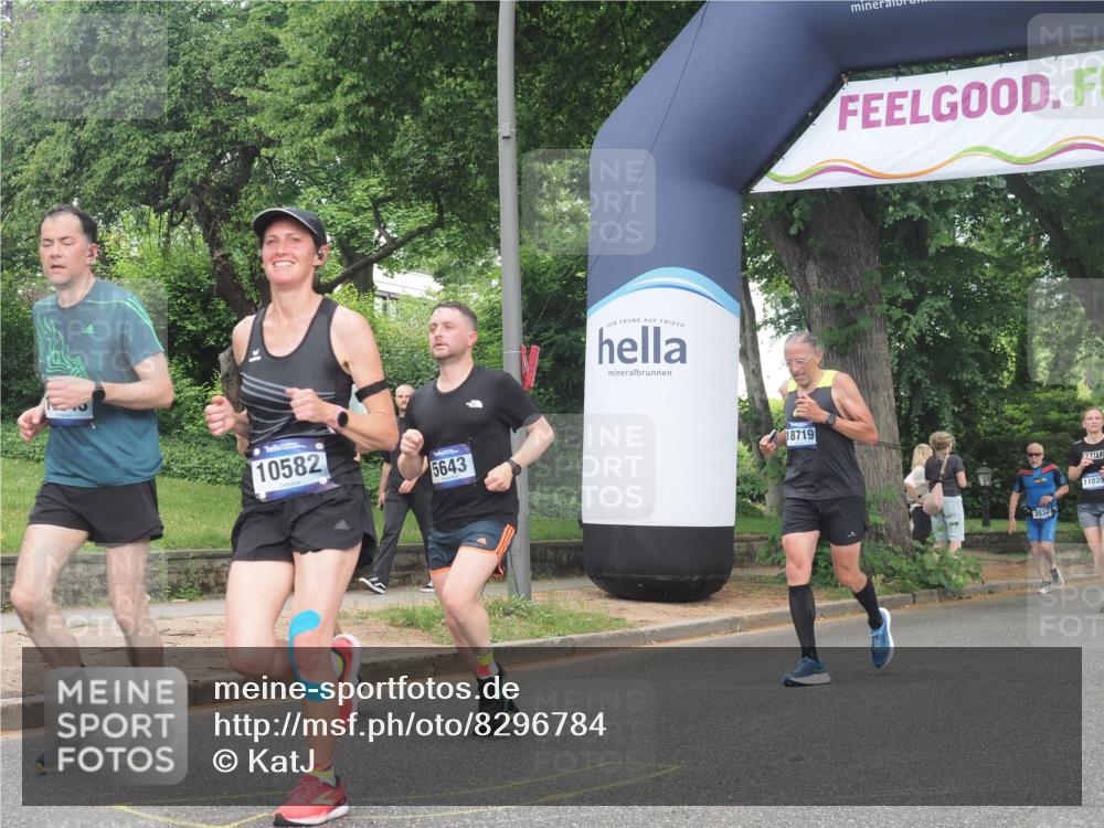 29.06.2025 - hella hamburg halbmarathon KatJ http://msf.ph/oto/8296784 29.06.2025 10:42:52 Zwischen KM18-KM19 5643, 8311, 8639 meine-sportfotos.de