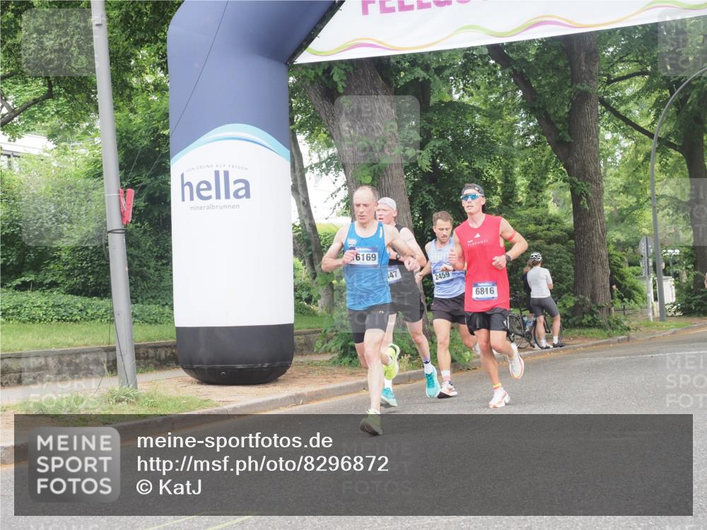 29.06.2025 - hella hamburg halbmarathon KatJ http://msf.ph/oto/8296872 29.06.2025 10:13:35 Zwischen KM18-KM19 2459, 6699, 6816 meine-sportfotos.de
