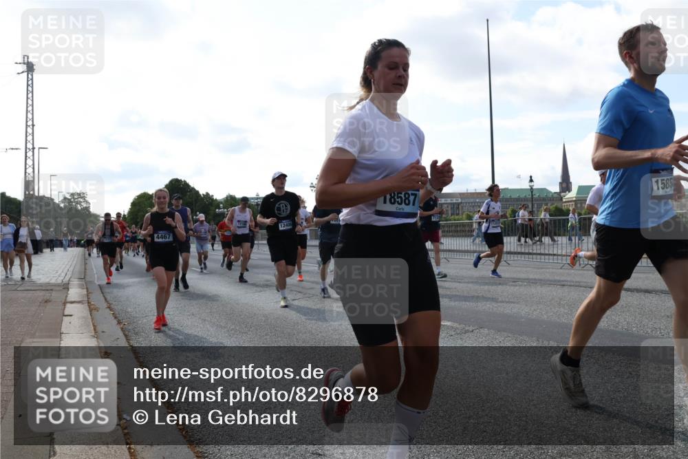 29.06.2025 - hella hamburg halbmarathon Lena Gebhardt http://msf.ph/oto/8296878 29.06.2025 09:59:18 Lombardsbrücke 12406, 4467, 18587, 713, 1585, 1319, 1334, 1366, 1410, 1485, 1506, 1595, 1642, 1715, 1719, 1972, 2282, 2630, 2741, 2911, 3037, 3112, 3334, 3715, 4467, 4839, 5299, 5391, 5420, 5457, 5458, 5465, 5492, 5866, 6390, 6399, 6414, 6415, 6416, 6629, 7033, 7037, 7129, 7130, 7232, 7395, 7732, 7833, 7864, 8068, 8509, 8520, 8542, 8652, 8721, 8772, 8798, 8846, 8929, 9488, 9655, 9727, 9770, 9884, 9903, 9907, 9922, 10020, 10266, 10488 meine-sportfotos.de