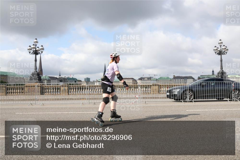 29.06.2025 - hella hamburg halbmarathon Lena Gebhardt http://msf.ph/oto/8296906 29.06.2025 09:06:01 Lombardsbrücke  meine-sportfotos.de