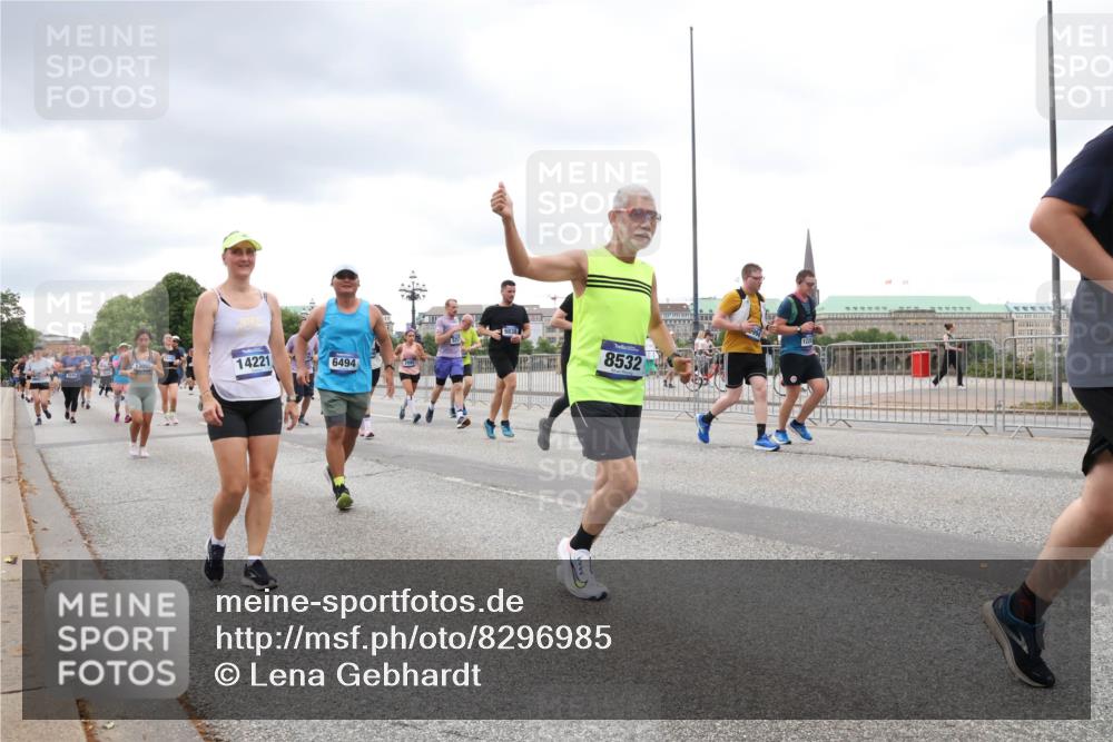 29.06.2025 - hella hamburg halbmarathon Lena Gebhardt http://msf.ph/oto/8296985 29.06.2025 10:56:11 Lombardsbrücke 13055, 14221, 6494, 8532, 1113, 1738, 1909, 2095, 2793, 2915, 3101, 3257, 3268, 3953, 3987, 4083, 4265, 4354, 4470, 4473, 4836, 4896, 5220, 5306, 5575, 5580, 5693, 5757, 5994, 6055, 6056, 6113, 6257, 6494, 6594, 6690, 6968, 7025, 7028, 7090, 7516, 7616, 7711, 7969, 8005, 8110, 8305, 8517, 8532, 8533, 8648, 8766, 9383, 9435, 9548, 9606, 9838, 9861, 9865, 9948, 9953, 9956, 10436, 10438, 10449, 10640, 10740, 10784, 10987, 11903, 11962, 11963 meine-sportfotos.de