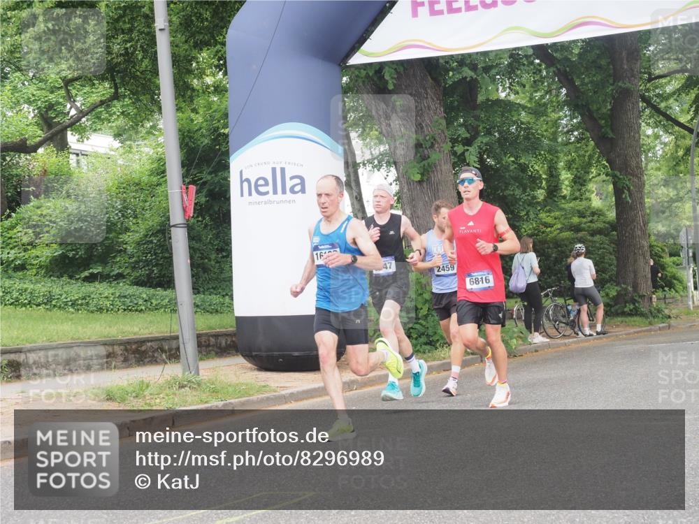 29.06.2025 - hella hamburg halbmarathon KatJ http://msf.ph/oto/8296989 29.06.2025 10:13:36 Zwischen KM18-KM19 2459, 6699, 6816 meine-sportfotos.de