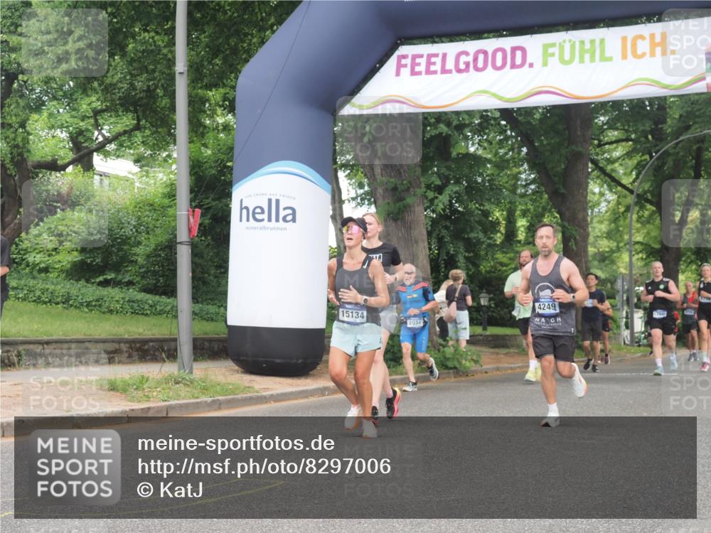29.06.2025 - hella hamburg halbmarathon KatJ http://msf.ph/oto/8297006 29.06.2025 10:42:54 Zwischen KM18-KM19 2034, 4249, 5643, 5721, 8311, 8639 meine-sportfotos.de