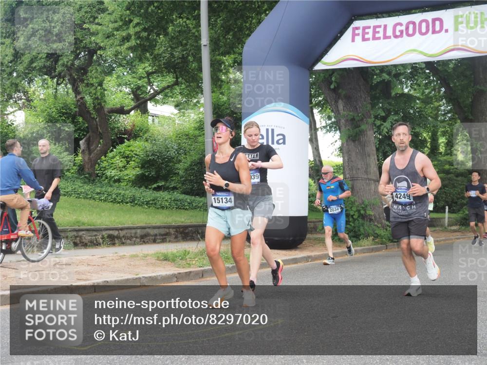 29.06.2025 - hella hamburg halbmarathon KatJ http://msf.ph/oto/8297020 29.06.2025 10:42:55 Zwischen KM18-KM19 2034, 4249, 5643, 5721, 8311, 8639 meine-sportfotos.de