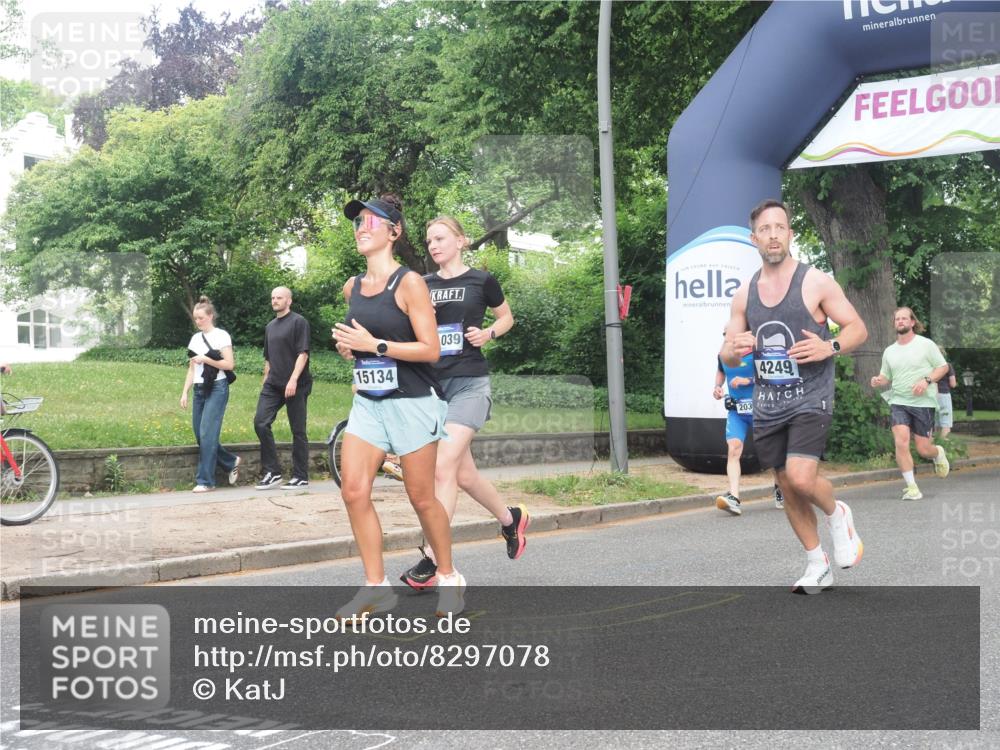 29.06.2025 - hella hamburg halbmarathon KatJ http://msf.ph/oto/8297078 29.06.2025 10:42:55 Zwischen KM18-KM19 2034, 4249, 5643, 5721, 8311, 8639 meine-sportfotos.de