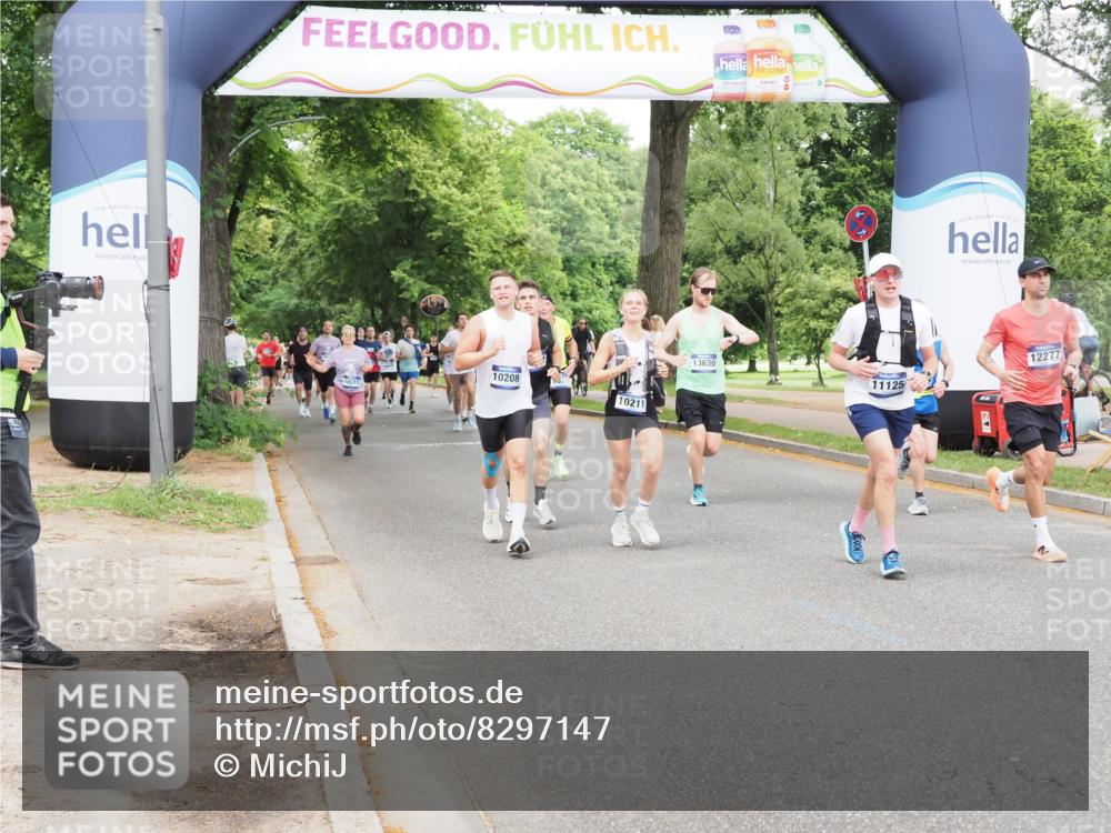 29.06.2025 - hella hamburg halbmarathon MichiJ http://msf.ph/oto/8297147 29.06.2025 10:34:21 Zwischen KM18-KM19 1070, 2623, 2842, 4345, 6532, 7056, 8564, 8577, 10208, 10211, 11094, 11125, 12277, 13630, 15206, 15563, 15900, 16081, 16819, 17332 meine-sportfotos.de