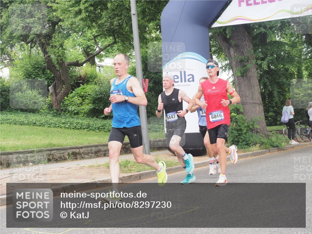 29.06.2025 - hella hamburg halbmarathon KatJ http://msf.ph/oto/8297230 29.06.2025 10:13:36 Zwischen KM18-KM19 2459, 6699, 6816 meine-sportfotos.de