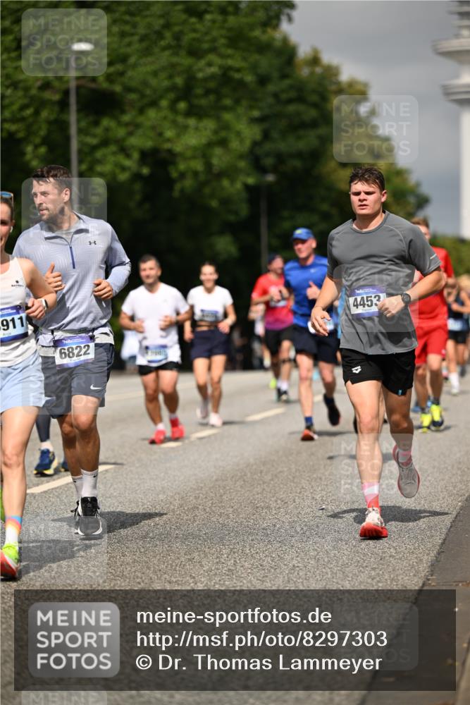29.06.2025 - hella hamburg halbmarathon Dr. Thomas Lammeyer http://msf.ph/oto/8297303 29.06.2025 10:16:19 Kennedybrücke 1249, 1610, 1785, 1850, 1851, 2963, 2964, 3182, 3248, 3262, 3363, 4453, 4499, 5150, 5166, 5176, 6822, 6871, 7907, 8206, 8207, 8917, 8971, 9253, 9405, 9428, 10067, 10402, 10685, 11025 meine-sportfotos.de