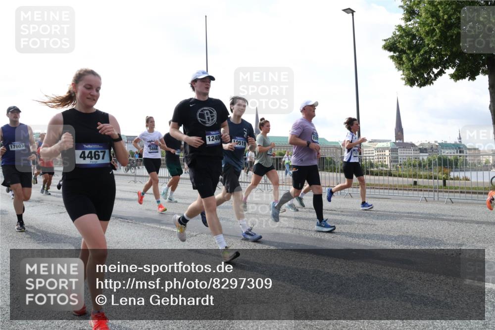 29.06.2025 - hella hamburg halbmarathon Lena Gebhardt http://msf.ph/oto/8297309 29.06.2025 09:59:20 Lombardsbrücke 17603, 4467, 5866, 1240, 19519, 1319, 1334, 1366, 1485, 1506, 1595, 1642, 1715, 1719, 1972, 2282, 2391, 2630, 2741, 2911, 3037, 3112, 3334, 3715, 4467, 4839, 5299, 5391, 5420, 5457, 5458, 5465, 5492, 5866, 6390, 6399, 6414, 6415, 6416, 6629, 7033, 7037, 7129, 7130, 7232, 7395, 7732, 7833, 7864, 8509, 8520, 8542, 8652, 8772, 8798, 8846, 8929, 9142, 9488, 9655, 9727, 9770, 9884, 9903, 9907, 9922, 10020, 10266, 10488, 11039 meine-sportfotos.de