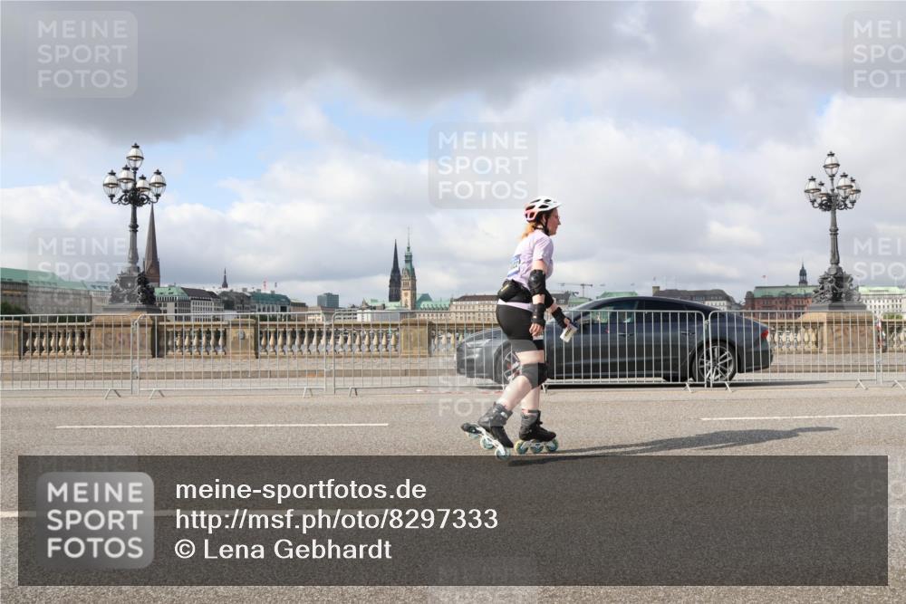 29.06.2025 - hella hamburg halbmarathon Lena Gebhardt http://msf.ph/oto/8297333 29.06.2025 09:06:01 Lombardsbrücke  meine-sportfotos.de